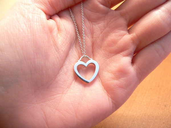 Tiffany & Co Silver Heart Necklace Pendant Charm Chain Gift Love T and Co Classy