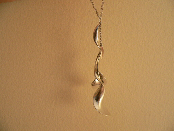 Tiffany & Co Gehry Double Orchid Necklace Dangle Chain Charm Silver Gift Pouch