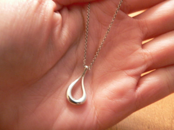 Tiffany & Co Silver Peretti Open Teardrop Necklace Pendant Charm Chain 16.5 Inch