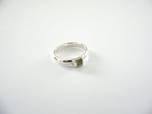Tiffany & Co Silver Peridot Green Gemstone Ring Stacking Band Sz 6.25 Gift Love