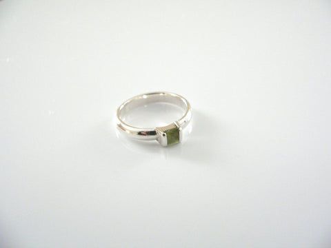 Tiffany & Co Silver Peridot Green Gemstone Ring Stacking Band Sz 6.25 Gift Love