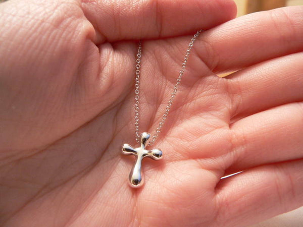 Tiffany & Co Peretti Silver Cross Necklace Pendant Charm Link 18 Inch Chain Long