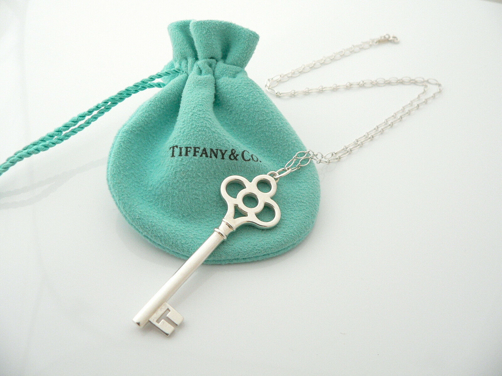 Tiffany Co Silver Crown Key Necklace Pendant 24 inch Oval Link Chain Gift Pouch