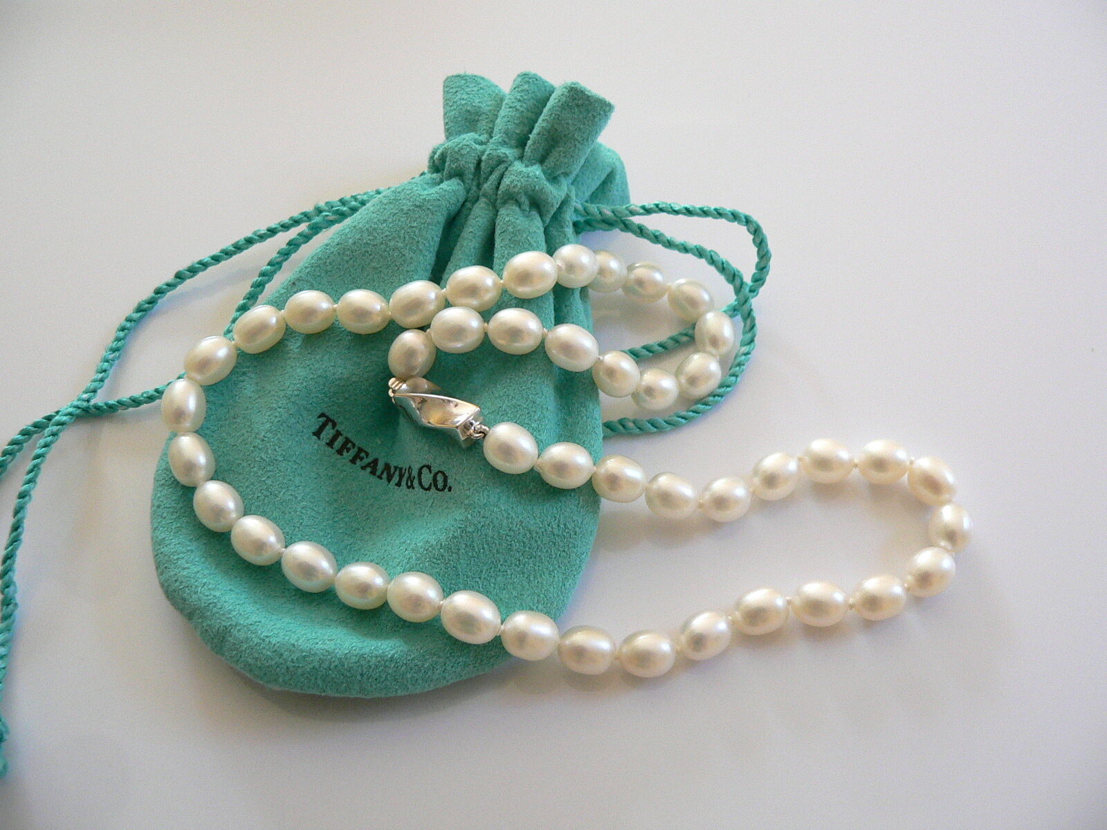 Tiffany & Co Pearl Necklace Strand Chain Rare Gift Pouch Love Statement