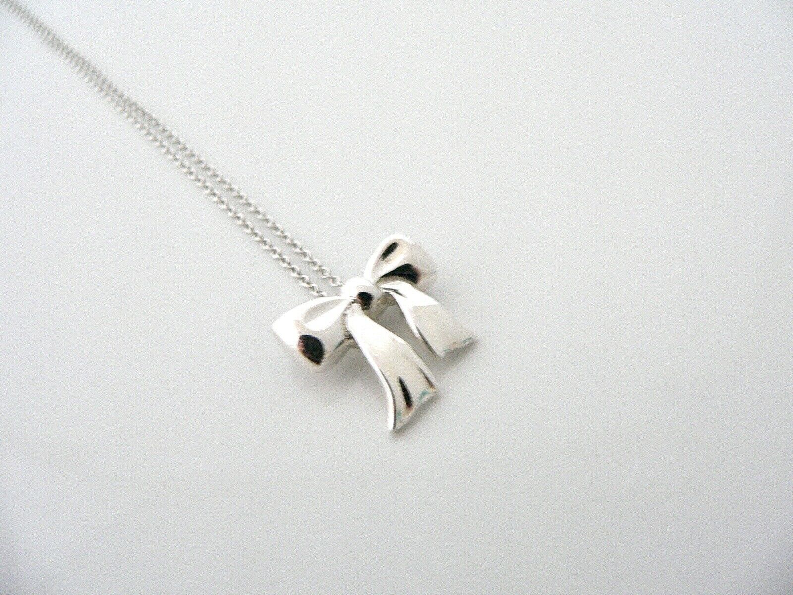 Bow Chain Necklace