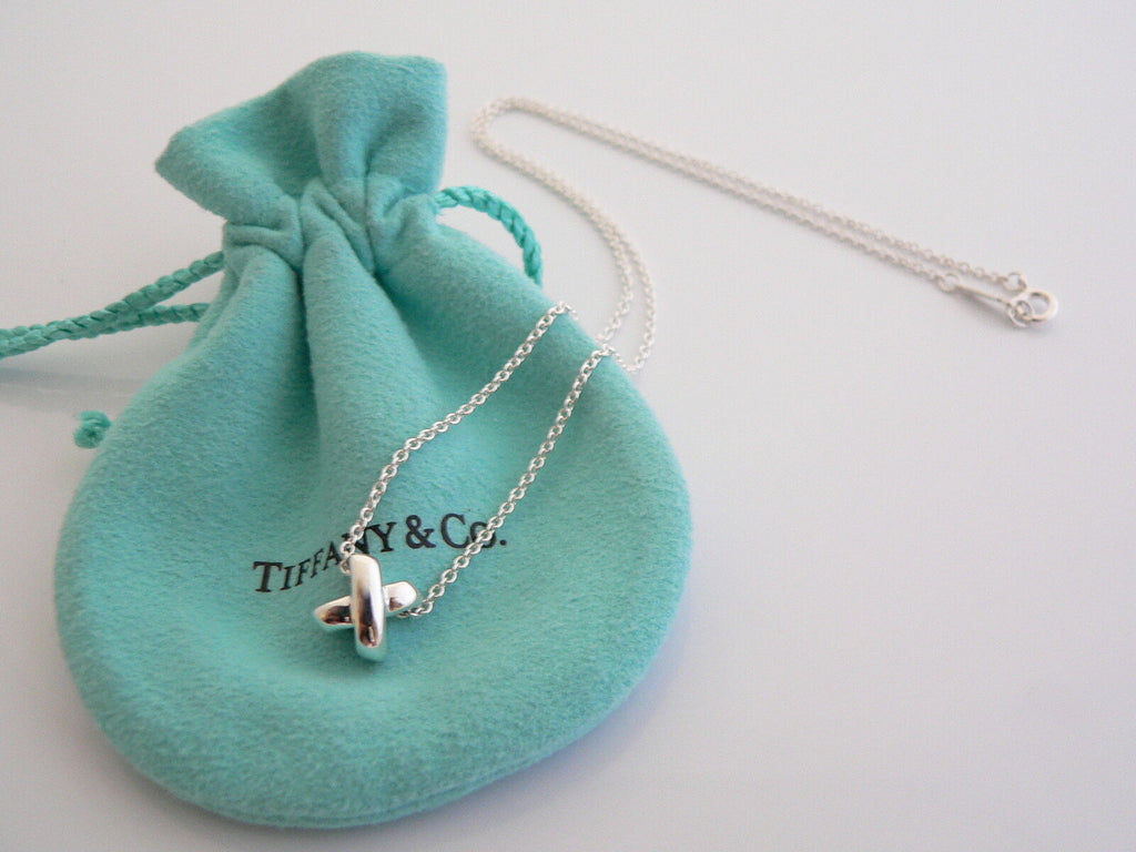 Paloma's Graffiti X pendant in sterling silver, mini. | Tiffany & Co.