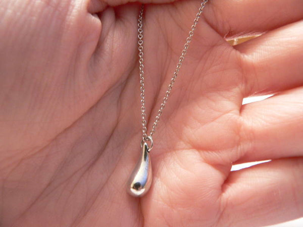 Tiffany & Co Silver Teardrop Tear Drop Necklace Pendant Charm Chain 18 Inch Gift