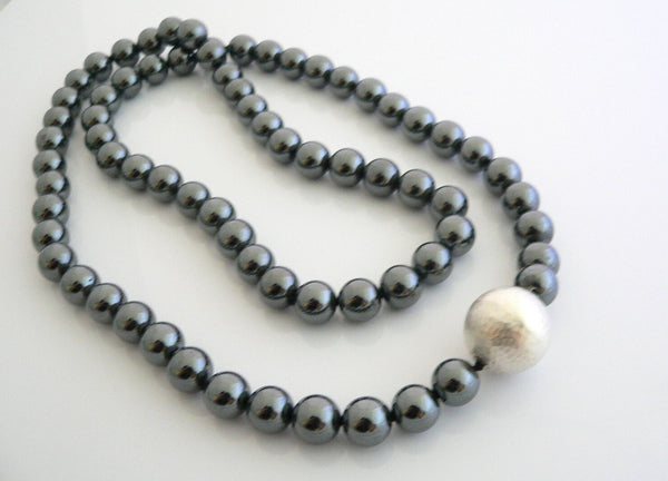 Tiffany & Co Silver Hematite Necklace 29 Inch Bead Strand Gift Pouch Love